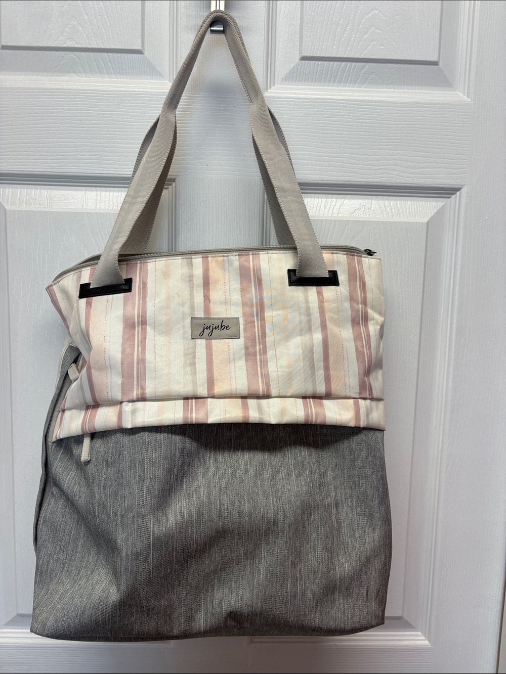 Ju-Ju-Be Glacier Bay Pink Stripe & Gray Two-Tone All Purpose Tote Shoe Pocket